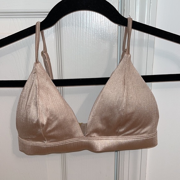 H&M Swim top - Picture 1 of 1